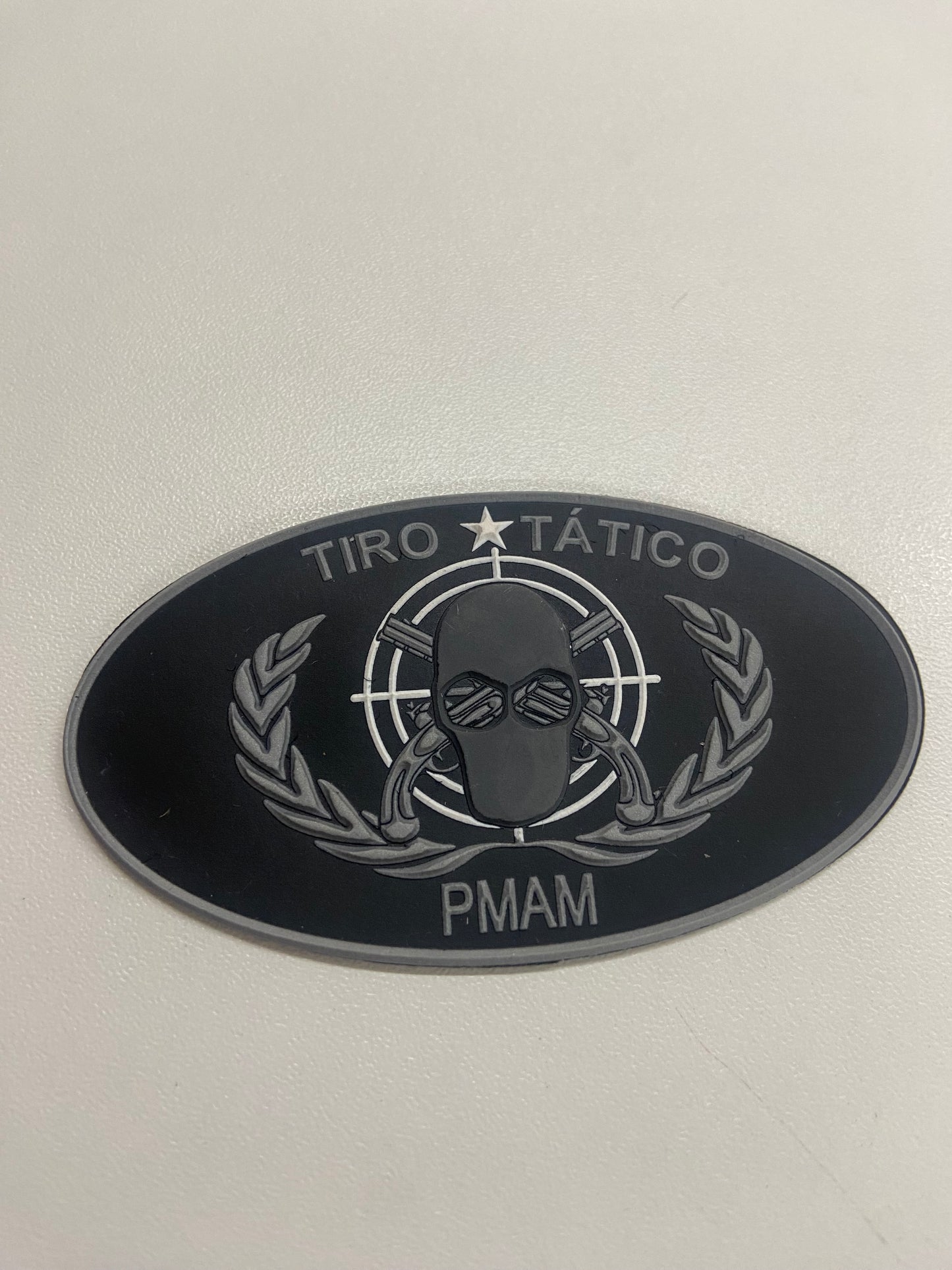 Distintivo emborrachado elipse Tiro Tático PMAM