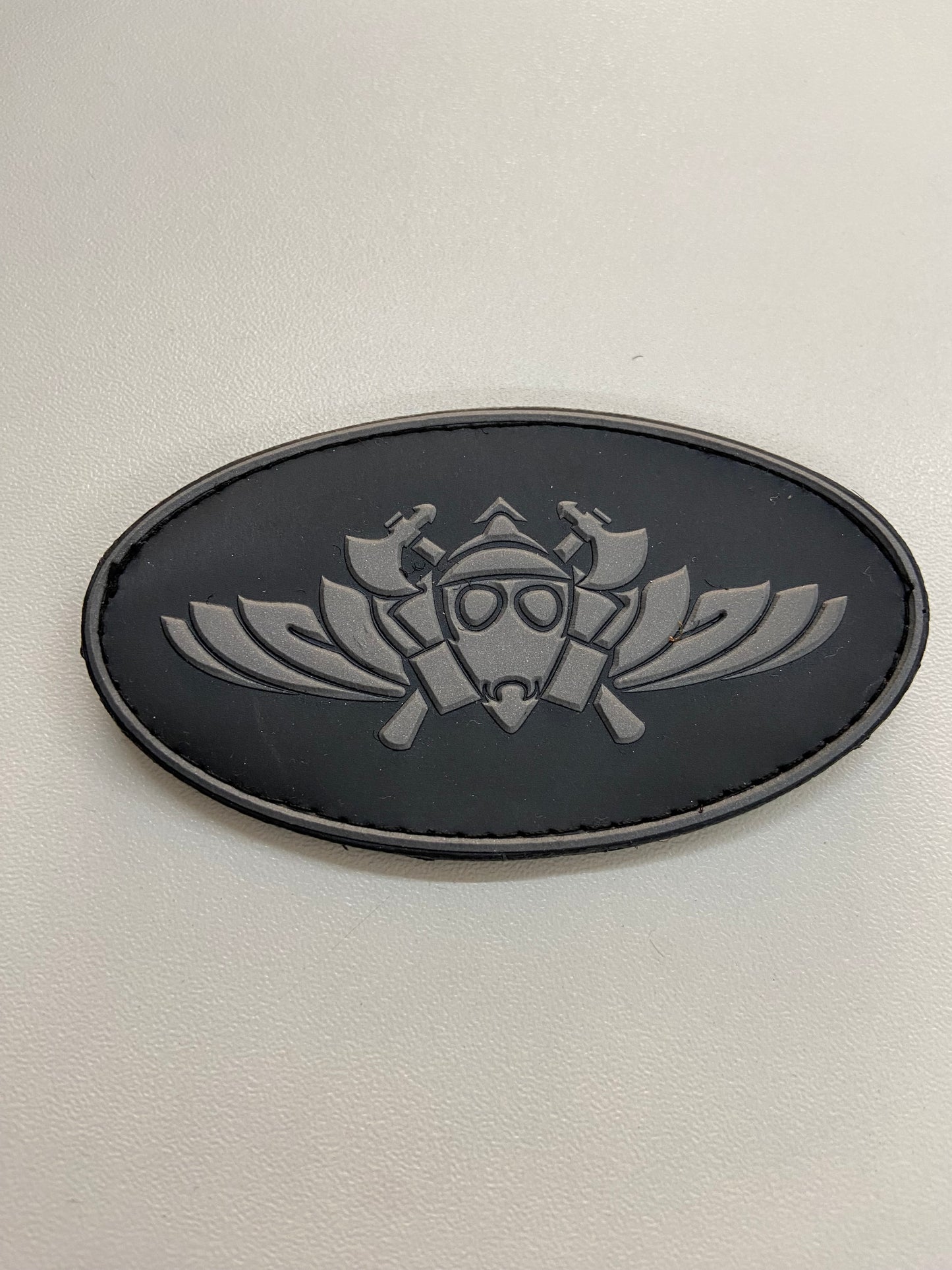 Distintivo emborrachado elipse Produtos Perigosos - DQBRN