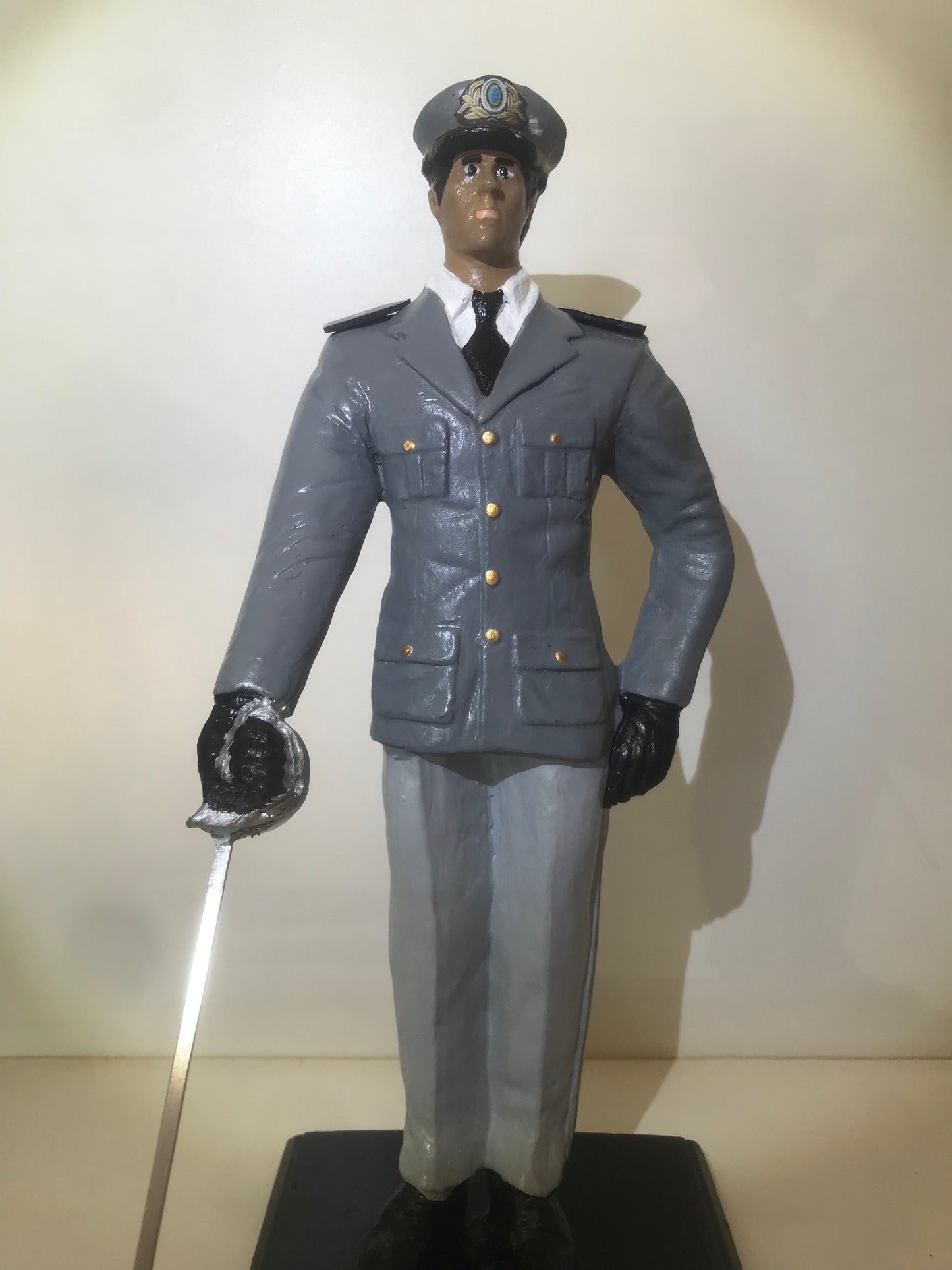 BRINDE: ESTATUETA OFICIAL EXÉRCITO (MASCULINO)