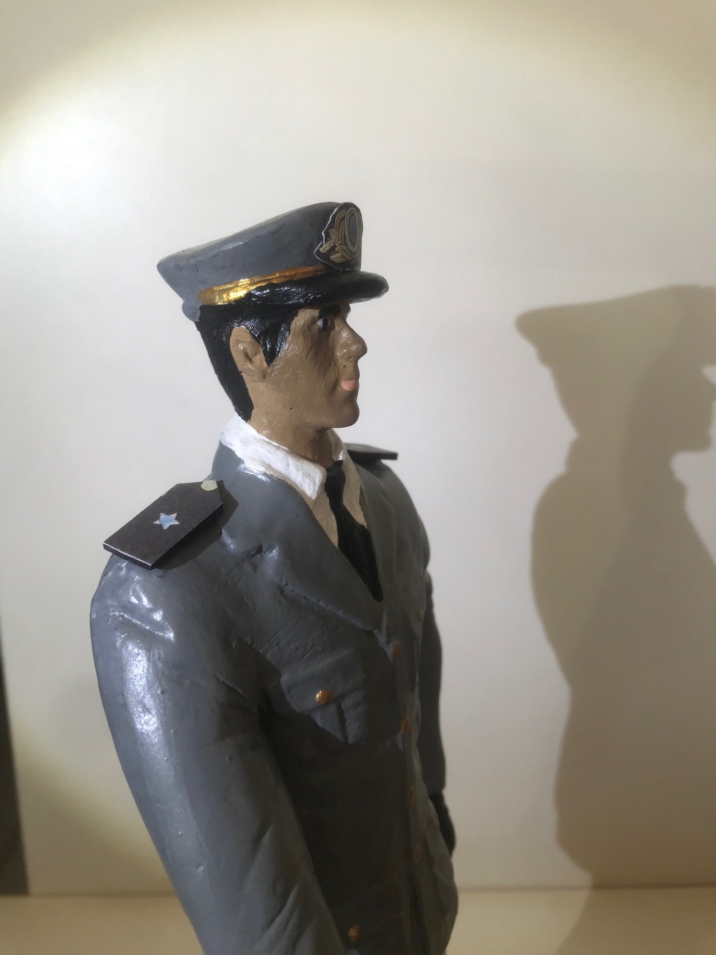 BRINDE: ESTATUETA OFICIAL EXÉRCITO (MASCULINO)
