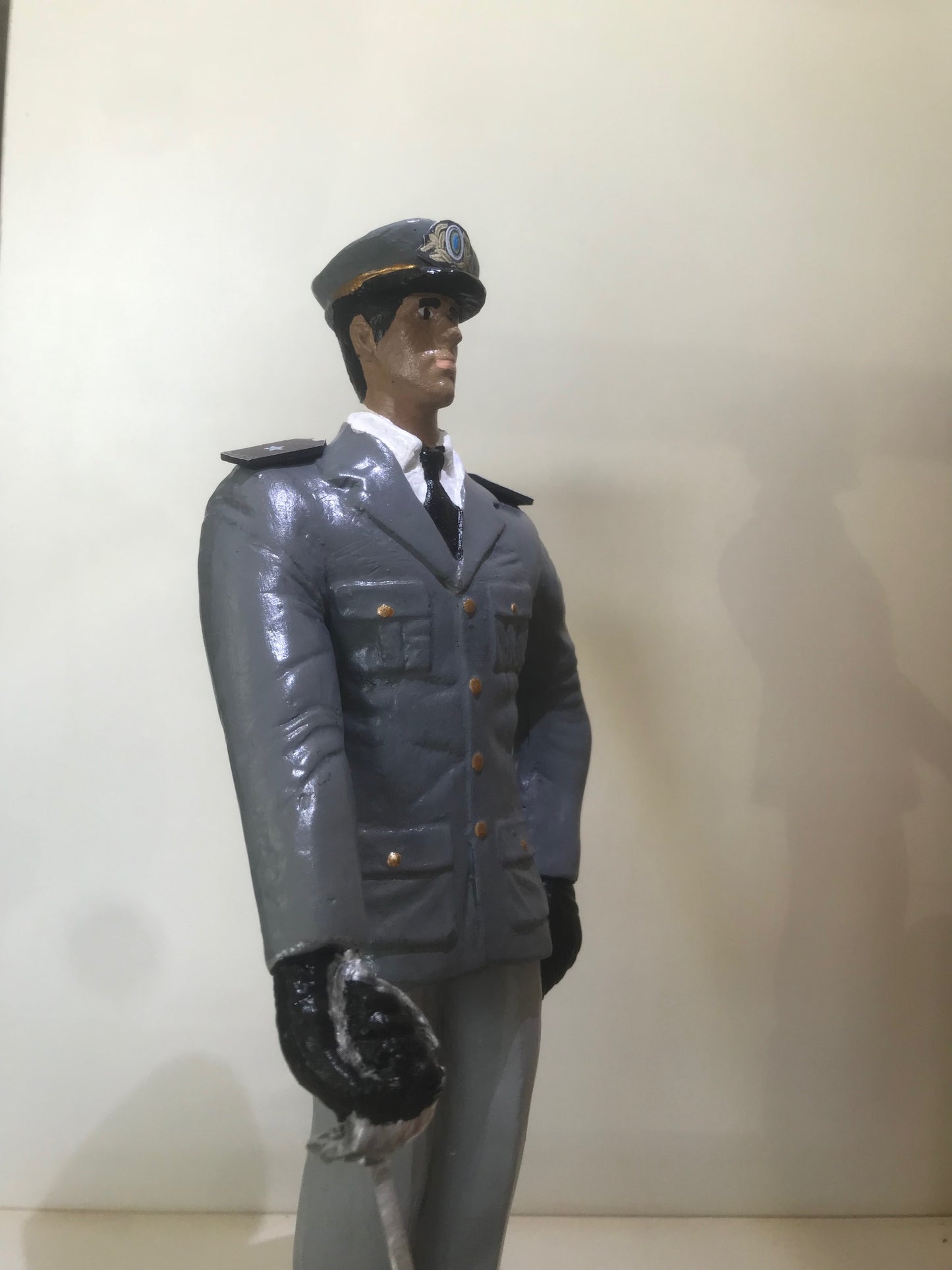 BRINDE: ESTATUETA OFICIAL EXÉRCITO (MASCULINO)
