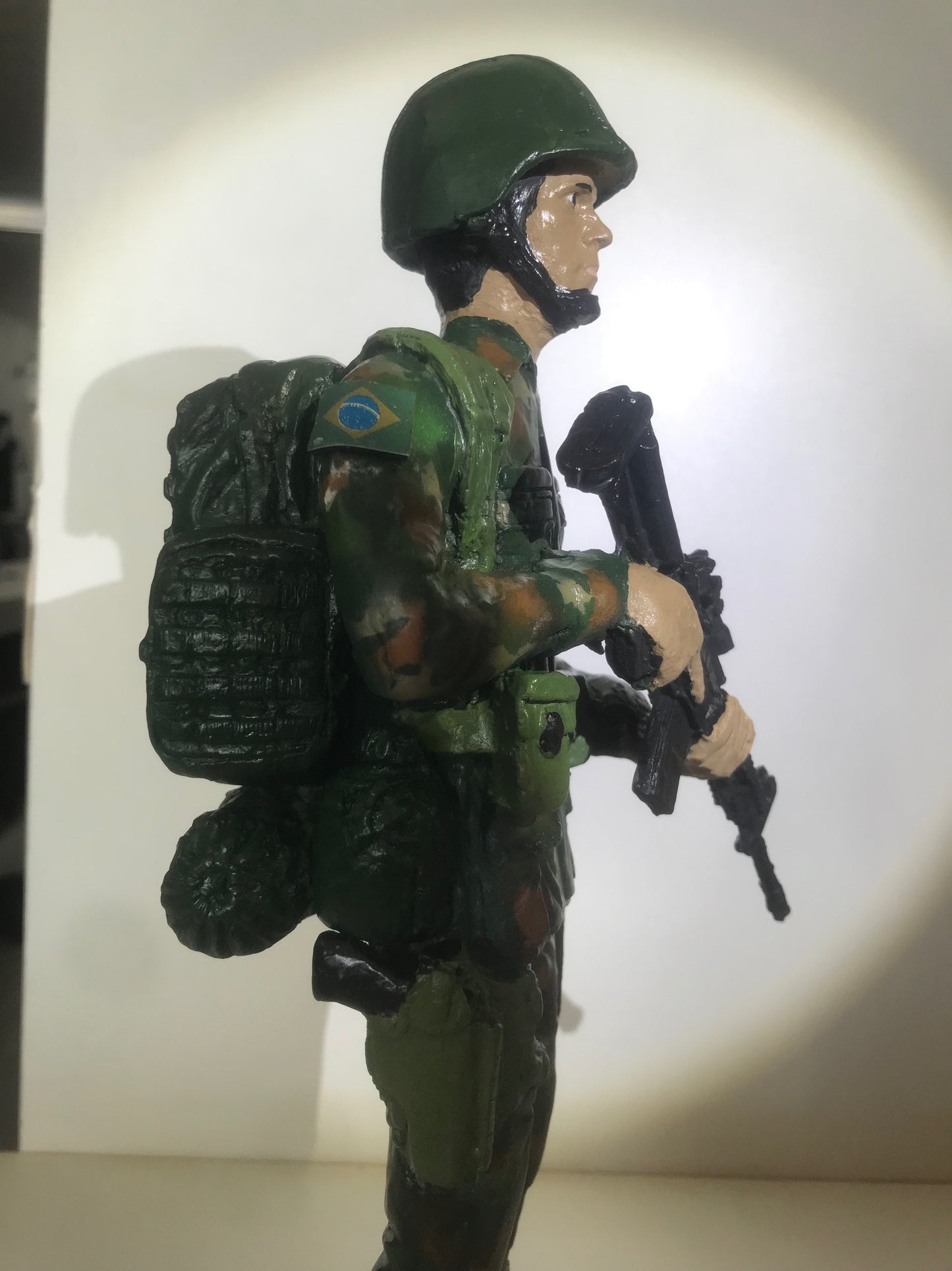 BRINDE: ESTATUETA FUZILEIRO NAVAL