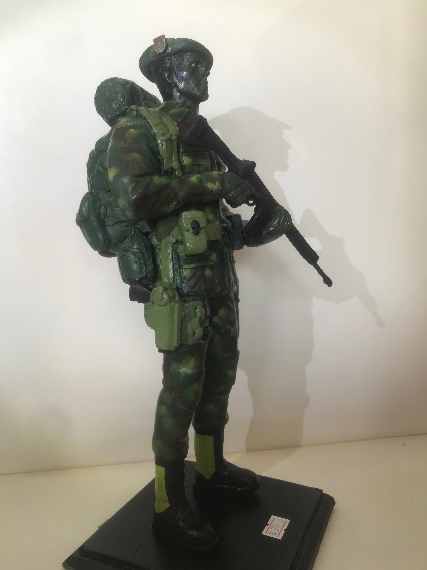 BRINDE: ESTATUETA GUERRA NA SELVA