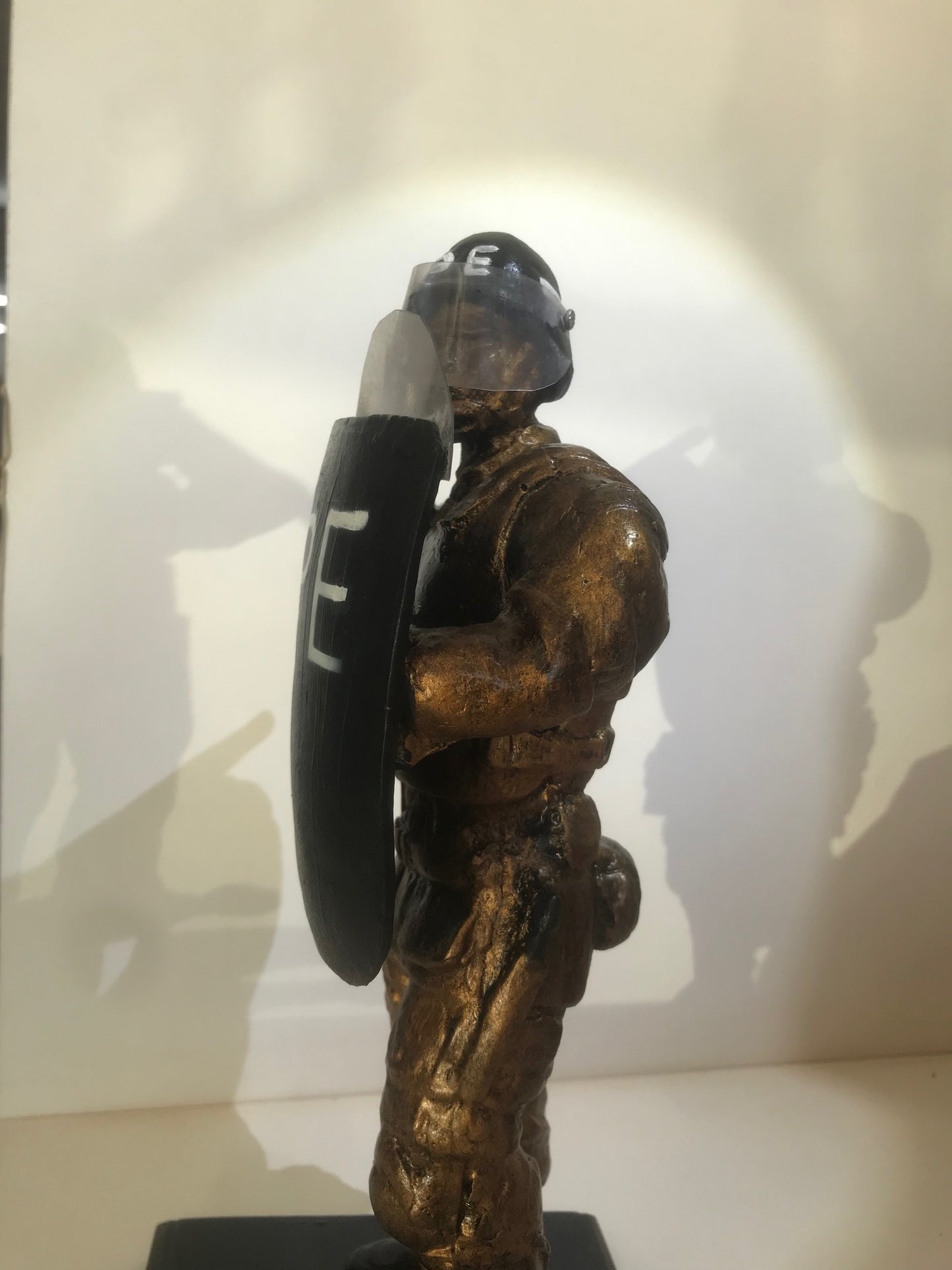 BRINDE: ESTATUETA SOLDADO POLÍCIA DO EXÉRCITO