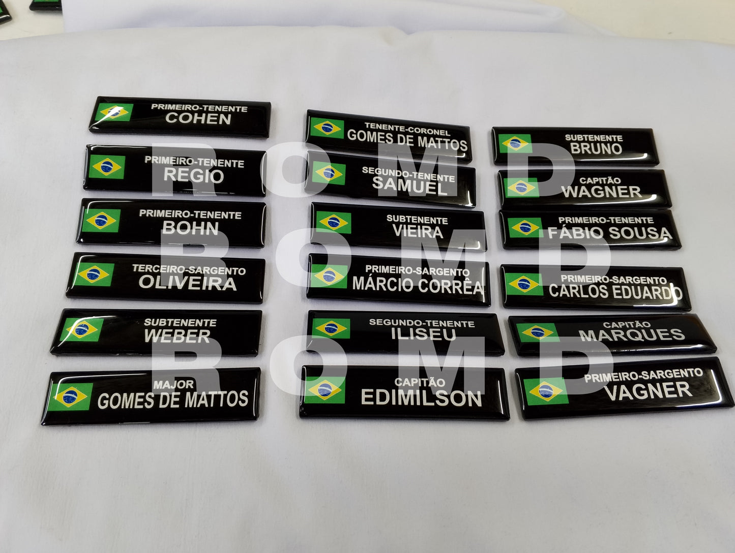 PLAQUETA DE IDENTIFICAÇÃO ACRÍLICA EXÉRCITO MODELO NOVO FIXAÇÃO POR SUPER IMÃ ou PINO 200 UNIDADES