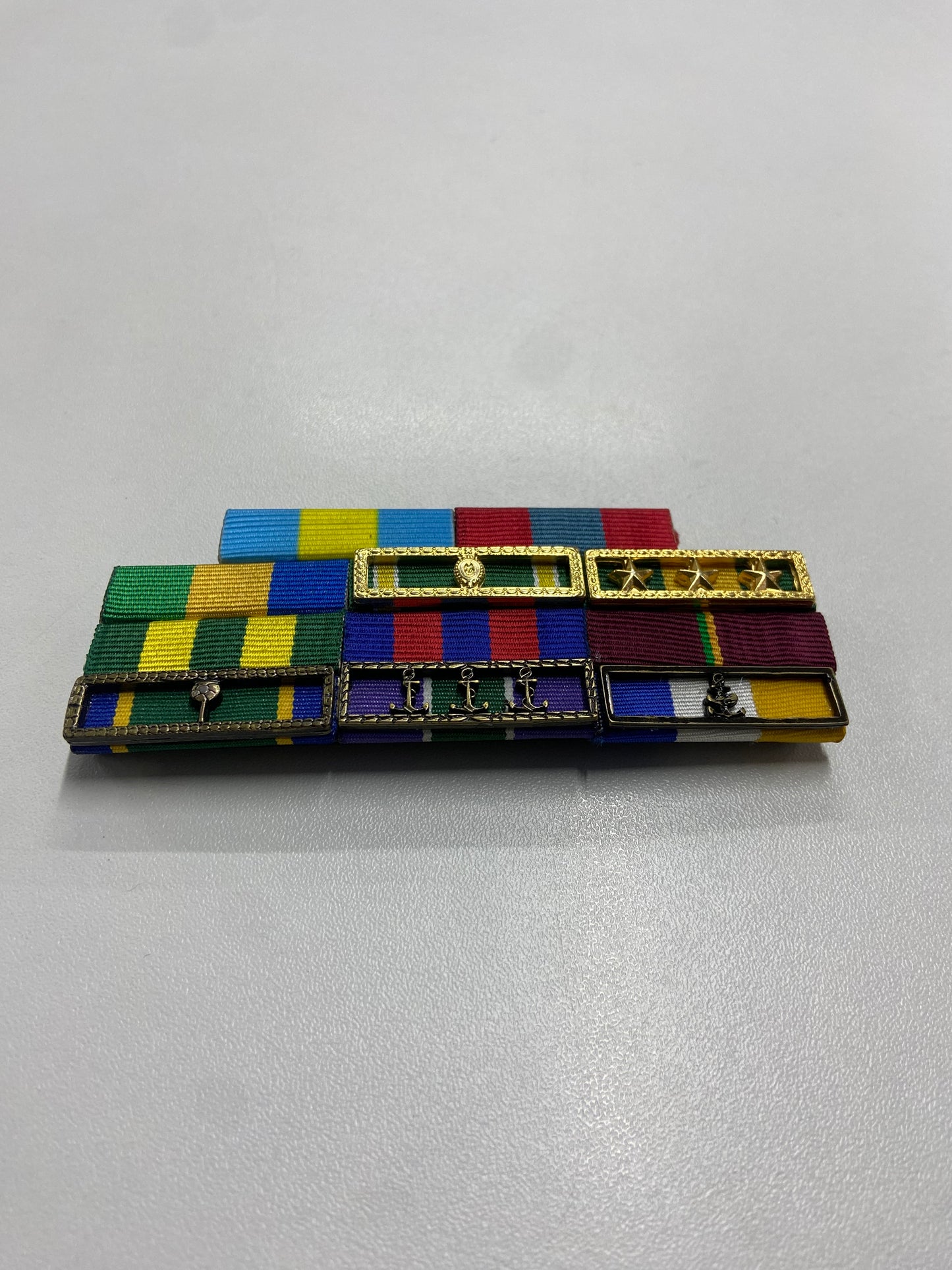 Placa com 6 barretas de medalhas militar de TRILHOS - fixacao por SUPER-IMÃ ou PINO