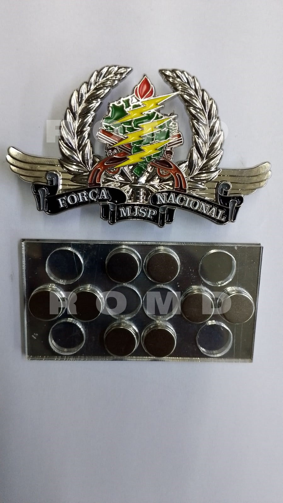 Distintivo brevê metalico Força Nacional Praça MJSP em alto-relevo imagem em altadefinição - UN