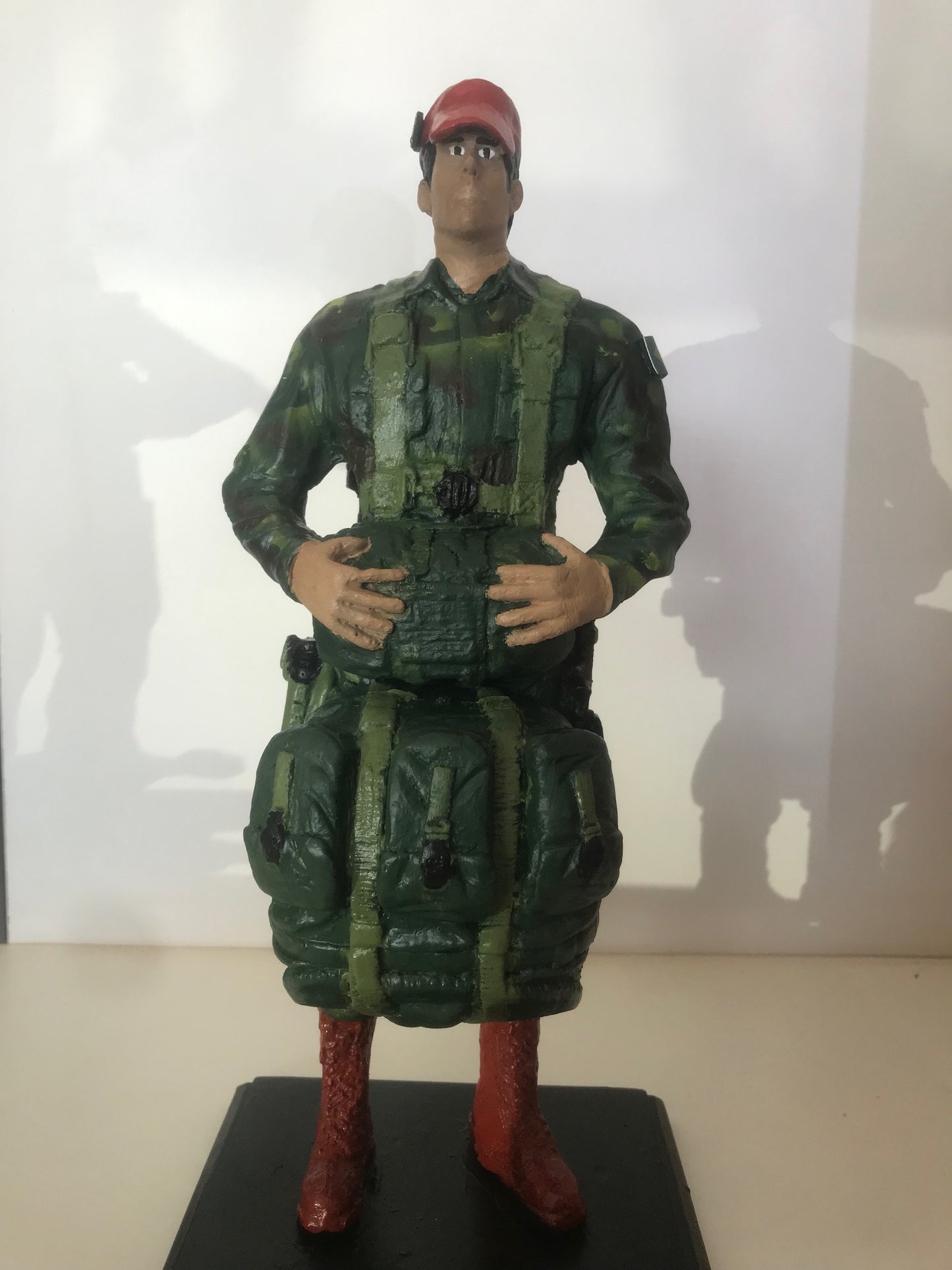 BRINDE: ESTATUETA PARAQUEDISTA DO EXÉRCITO PQDT