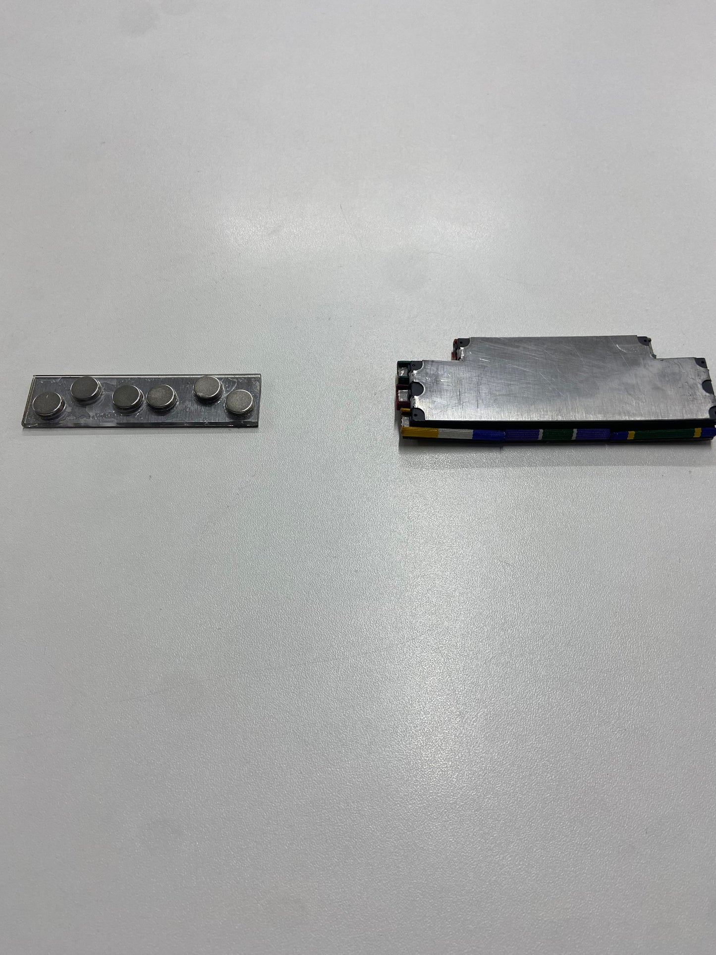 Placa com 6 barretas de medalhas militar de TRILHOS - fixacao por SUPER-IMÃ ou PINO